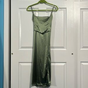 Windsor 3/4 silk dress with leg slit and open back w/ ties